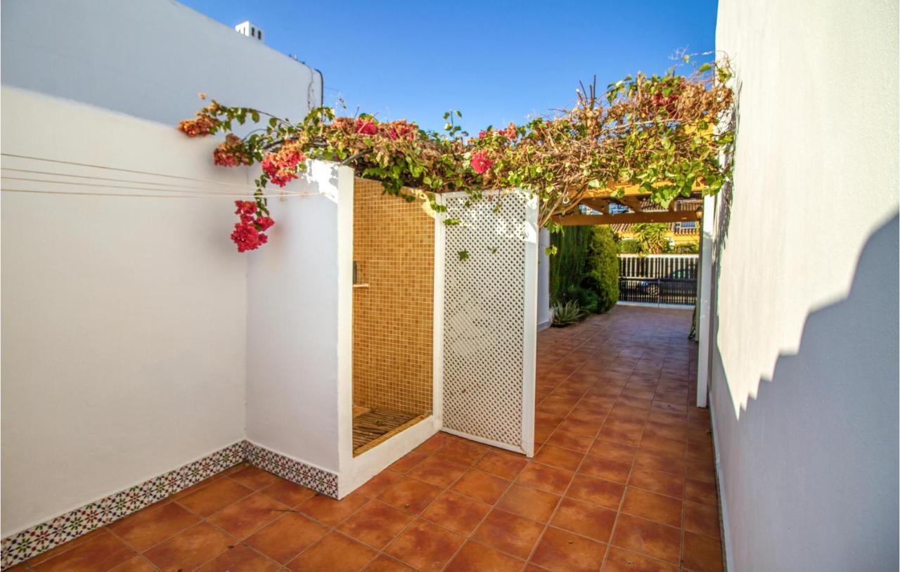 4 Bedroom Cozy Home In Pilar De La Horadada Pilar de la Horadada Exterior foto
