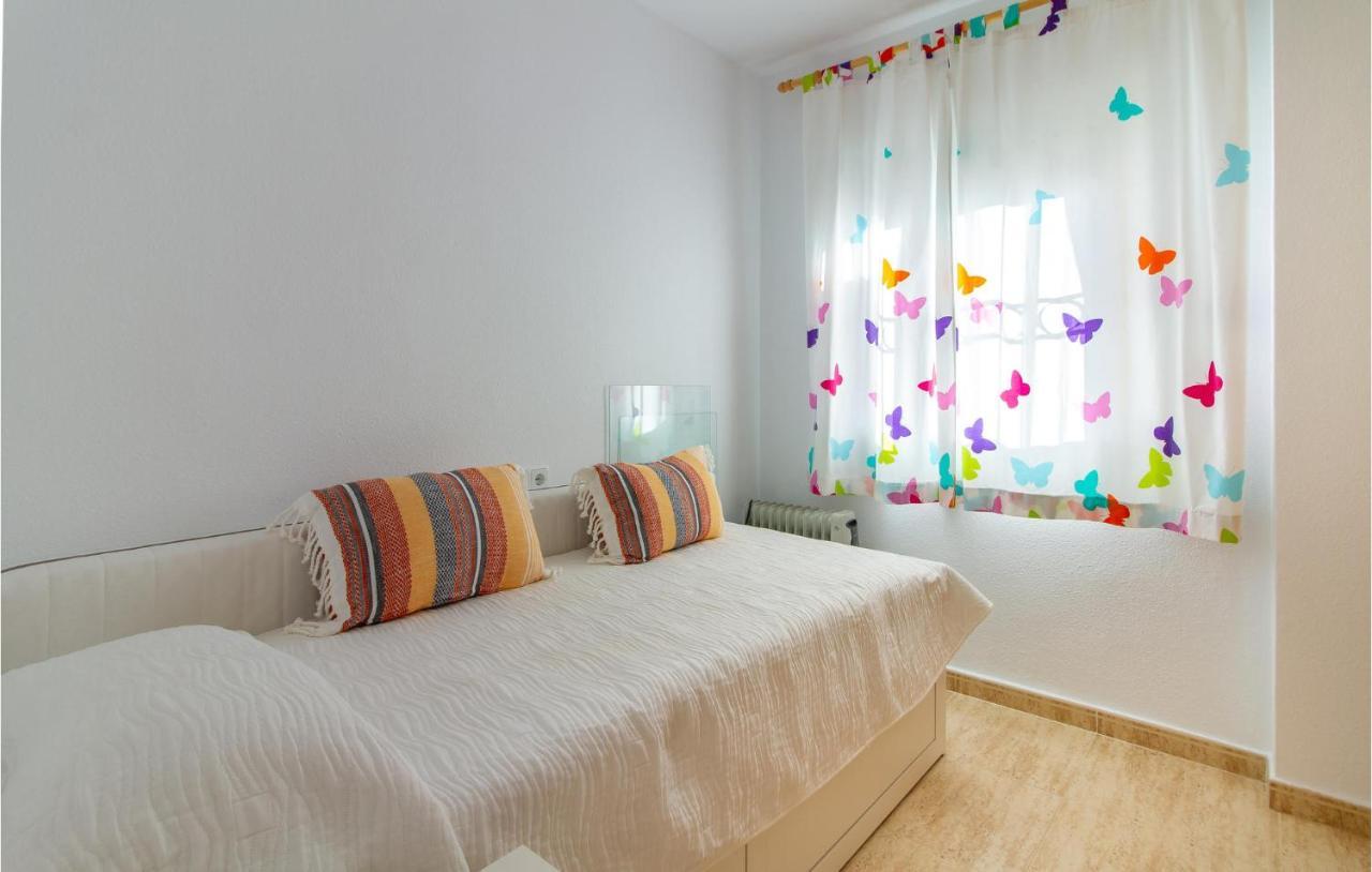 4 Bedroom Cozy Home In Pilar De La Horadada Pilar de la Horadada Exterior foto